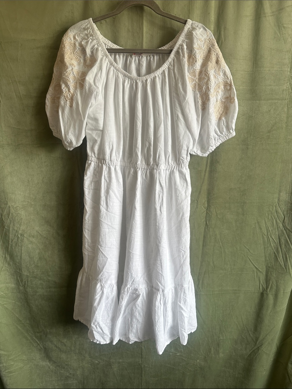 #990 Knox Rose White Midi Dress with Puff Sleeves